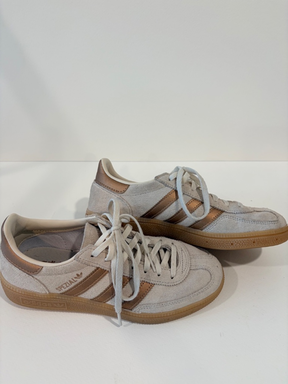 Adidas Handball Spezial Shoes Cream Metallic Bronze Suede Gum Sole Women's 5